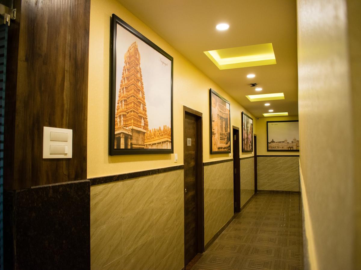 Hotel Mysore Republic Exterior photo